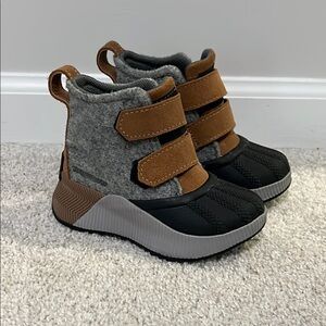 Sorel Kids Boots in Gray and Brown